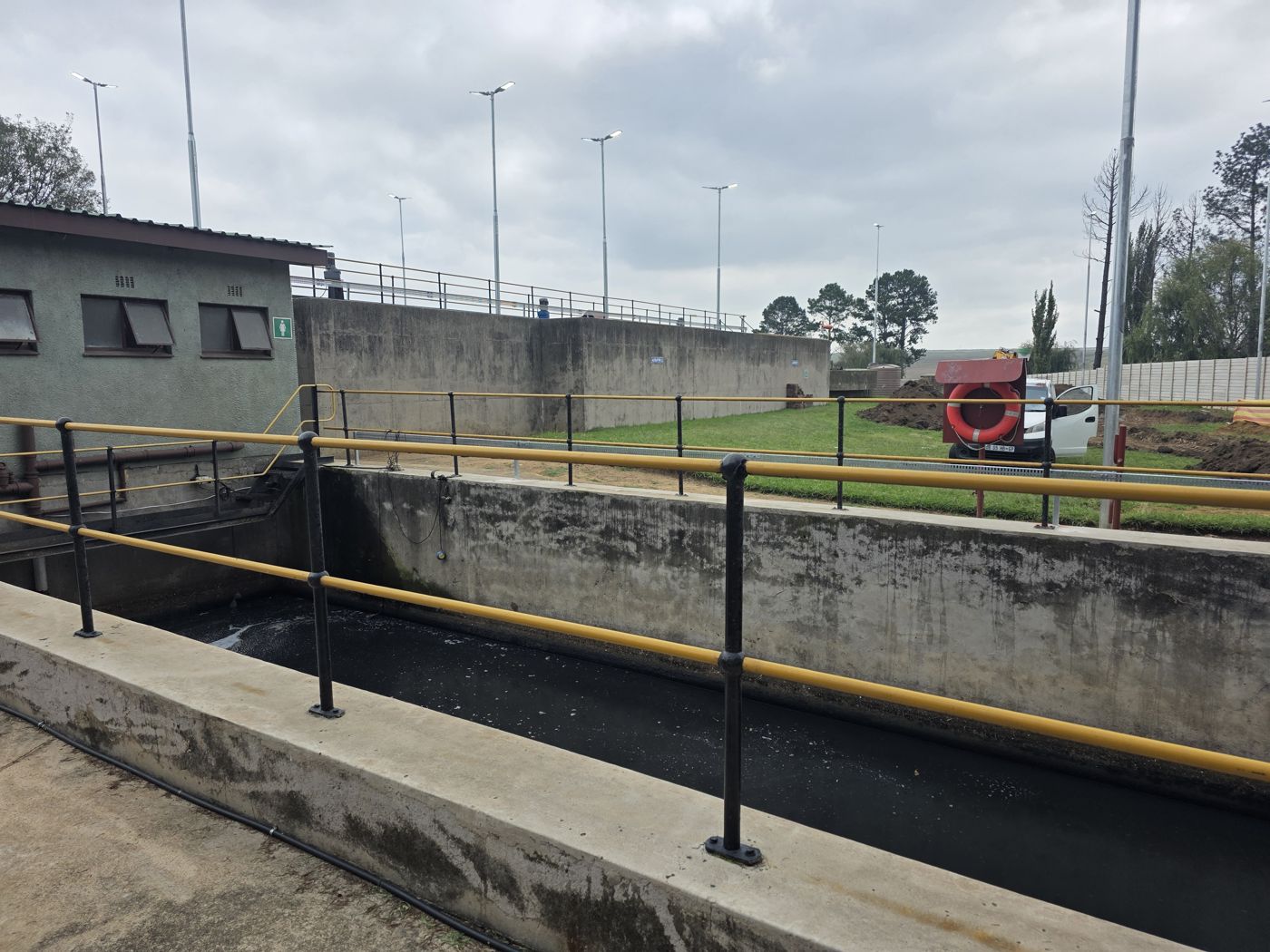 Wastewater treatment channel